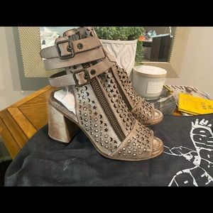Brand new in box Freebird taupe Theresa booties 10